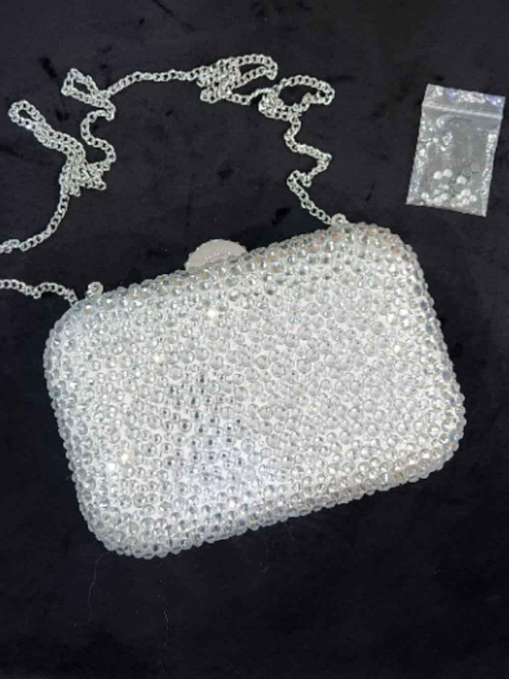💥SHOWSTOPPER!💥OLGA BERG CASEY HOT FIX CLUTCH / SHOULDER BAG in SILVER - Picture 16 of 16